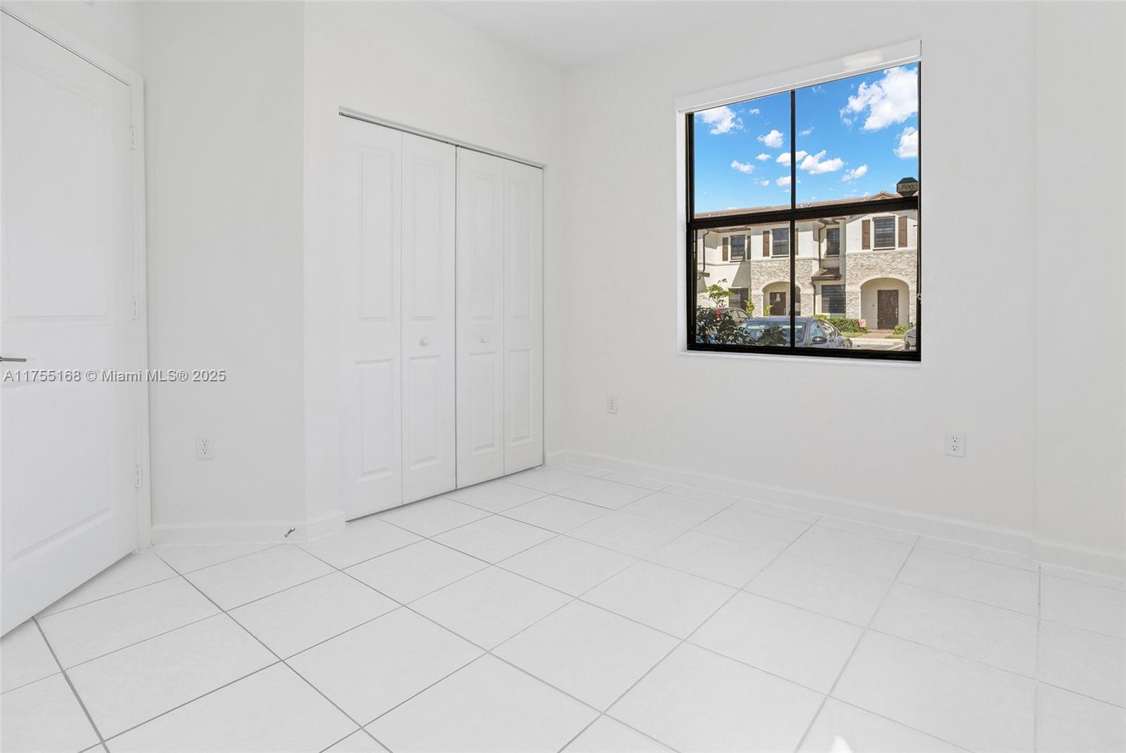 ENCLAVE SOUTH PHASE 2 - Residential