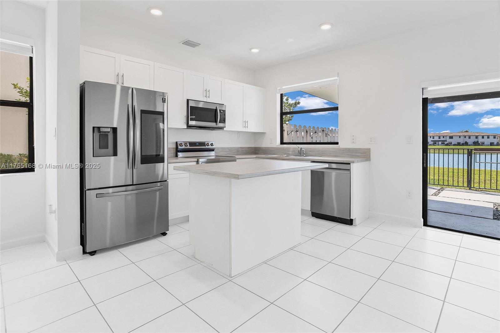 ENCLAVE SOUTH PHASE 2 - Residential