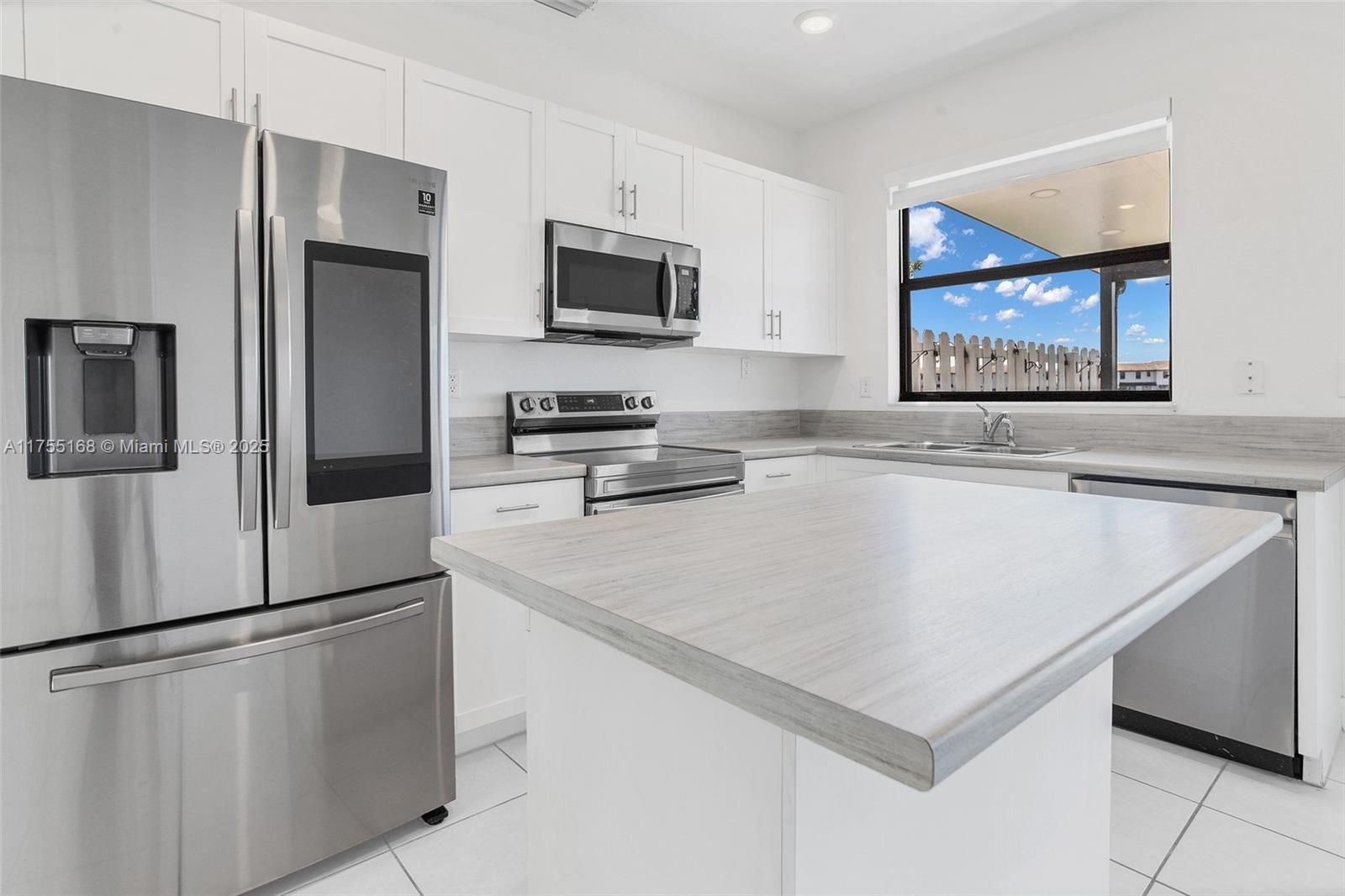 ENCLAVE SOUTH PHASE 2 - Residential