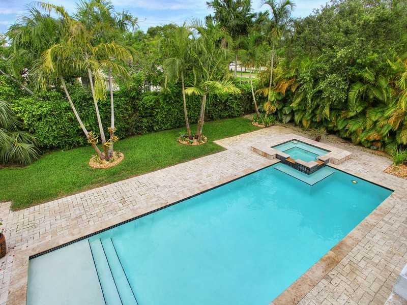 PINECREST VILLAS 2 ADDN - Residential