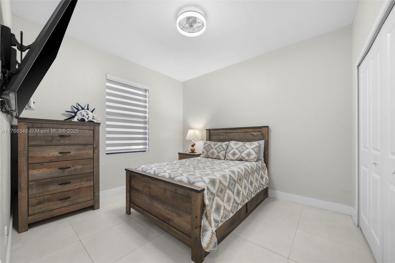 SOUTH MIAMI LAKES - Residential