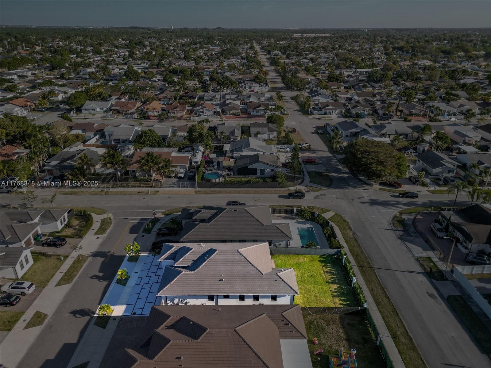 SOUTH MIAMI LAKES - Residential