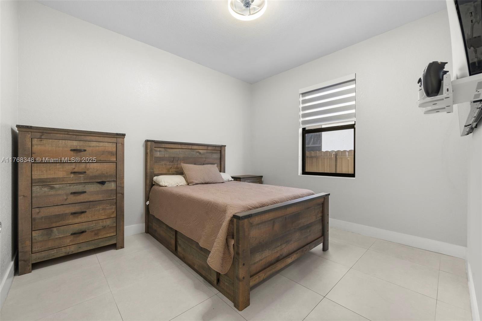 SOUTH MIAMI LAKES - Residential