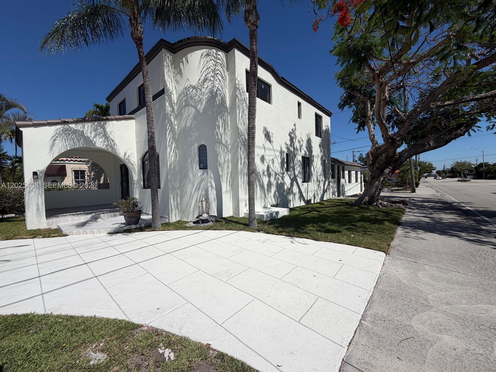 1703 SW 16th
