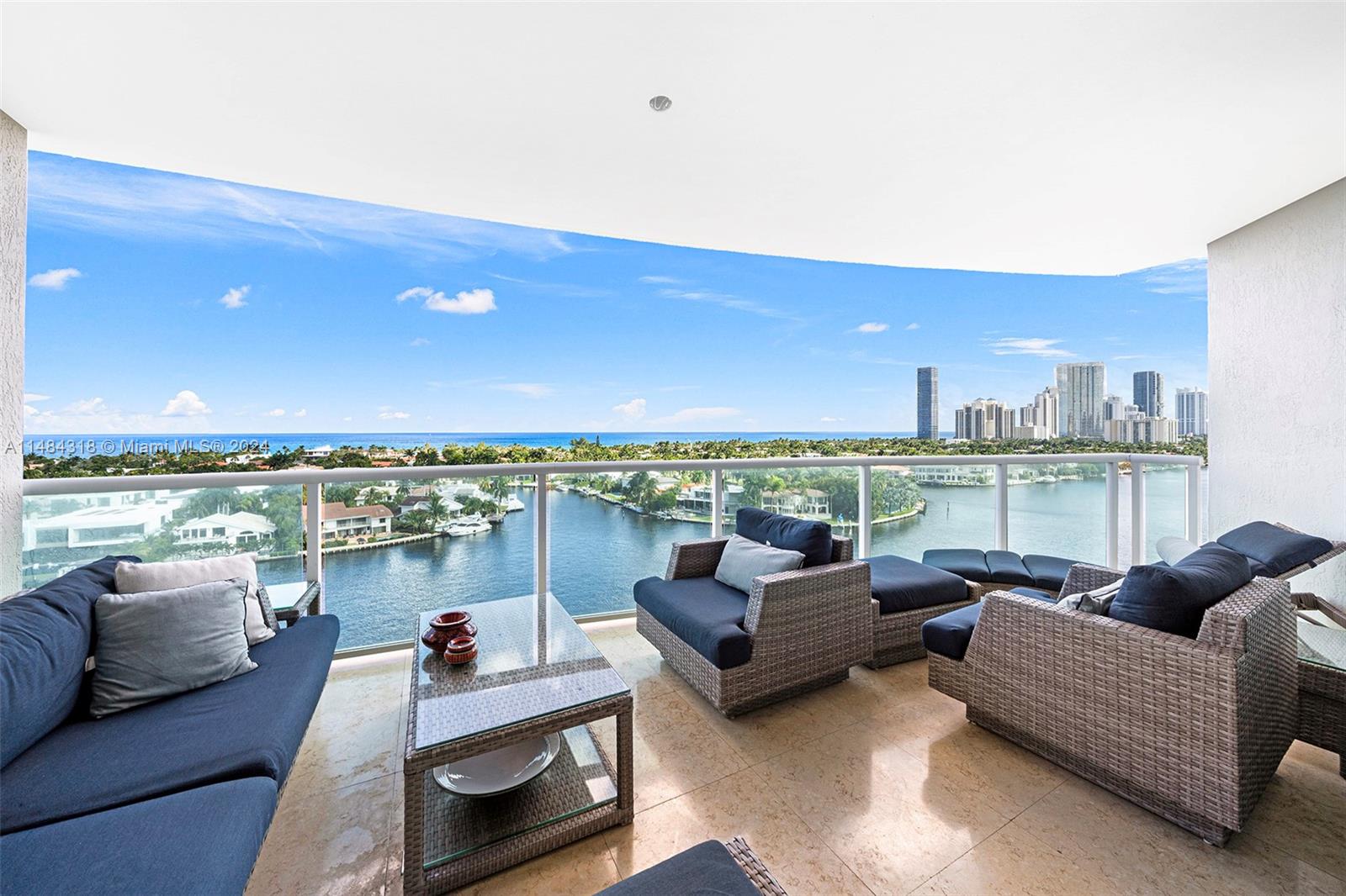 HAMPTONS SOUTH CONDO - Residential