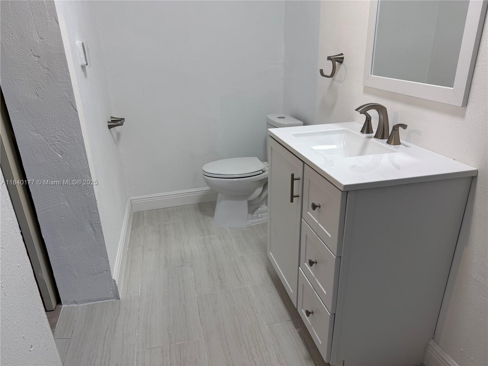 COLLIER ESTATES 1ST ADD - Residential Lease