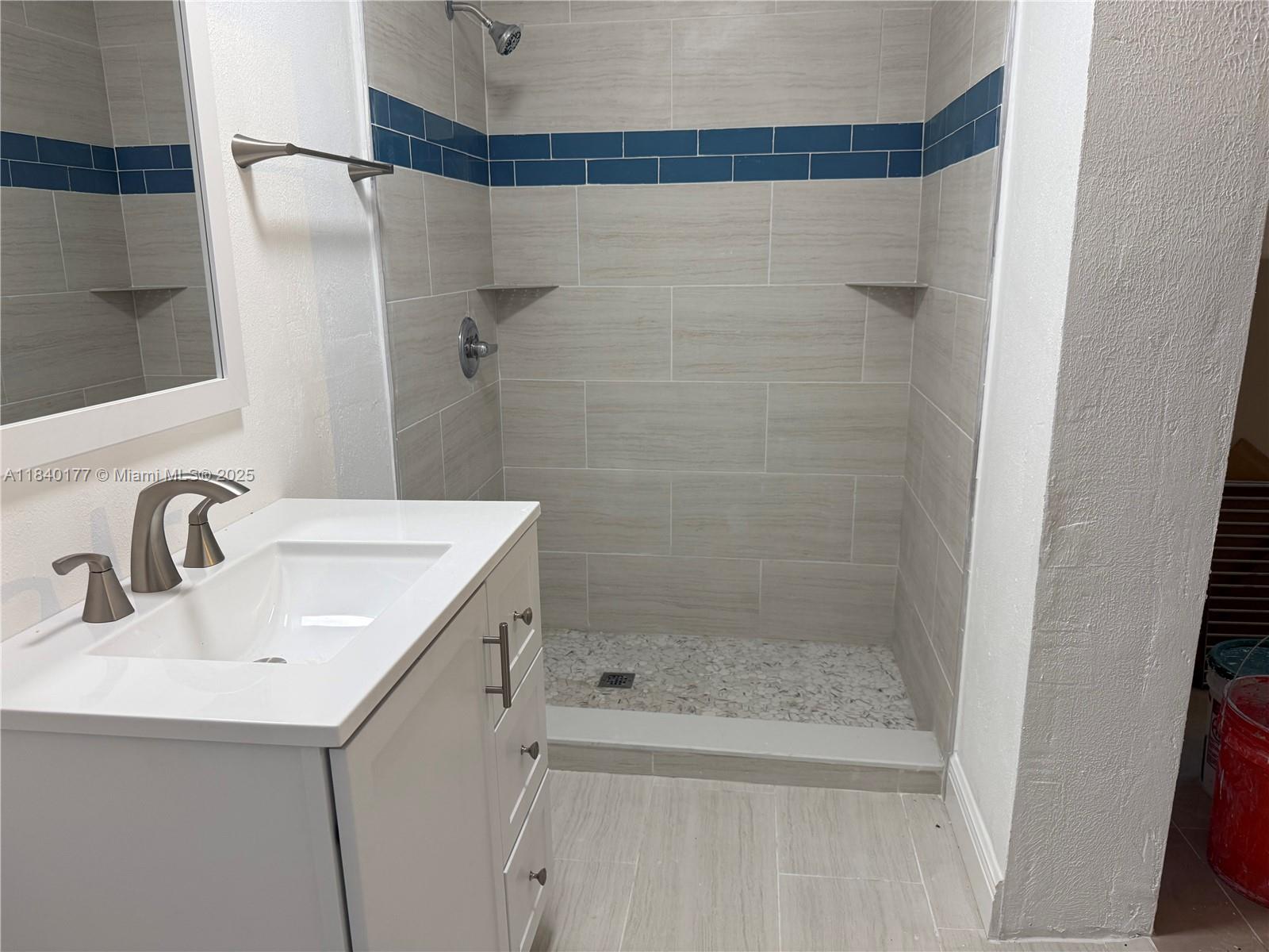 COLLIER ESTATES 1ST ADD - Residential Lease