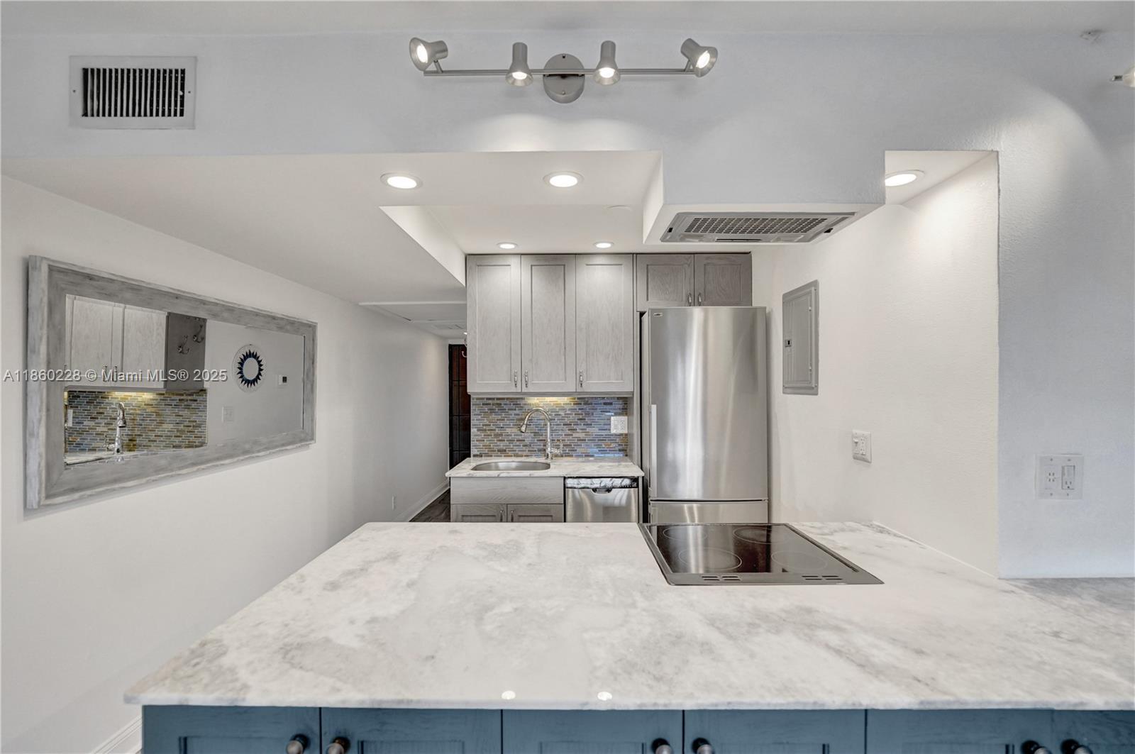 801 NE 18th Ct 209