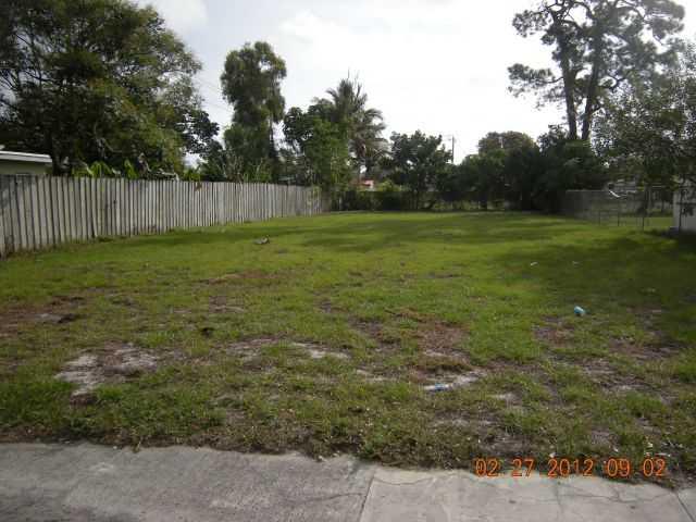 LARGE VACANT LOT!!! NICE AREA!!!!!!!!!!!!! WON'T LAST!!!