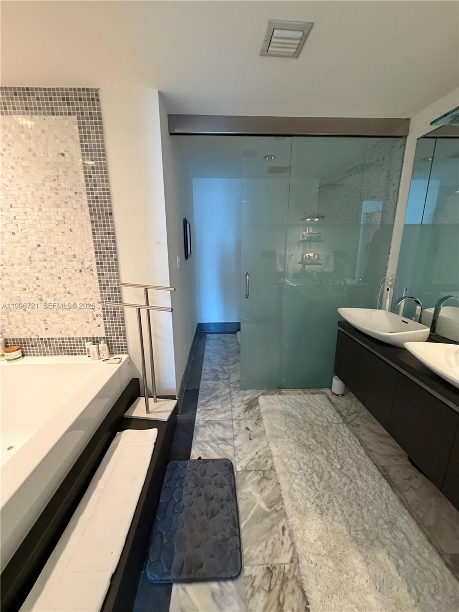 200 Biscayne Boulevard Way 3709