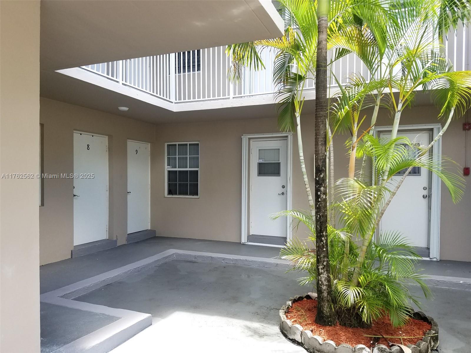 6565 Santona St B8, Coral Gables, Broward County, Florida - 1 Bathrooms - 
