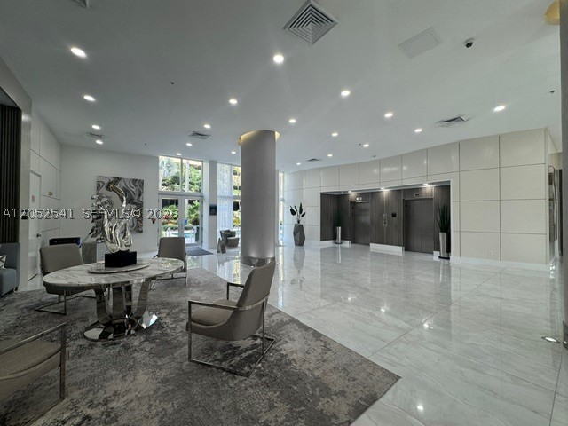 18800 NE 29th Ave 329