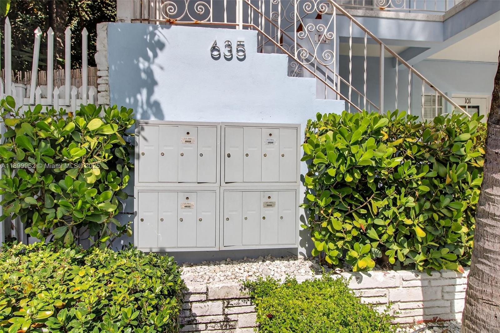 EIGHT PALMS CONDO - Residential