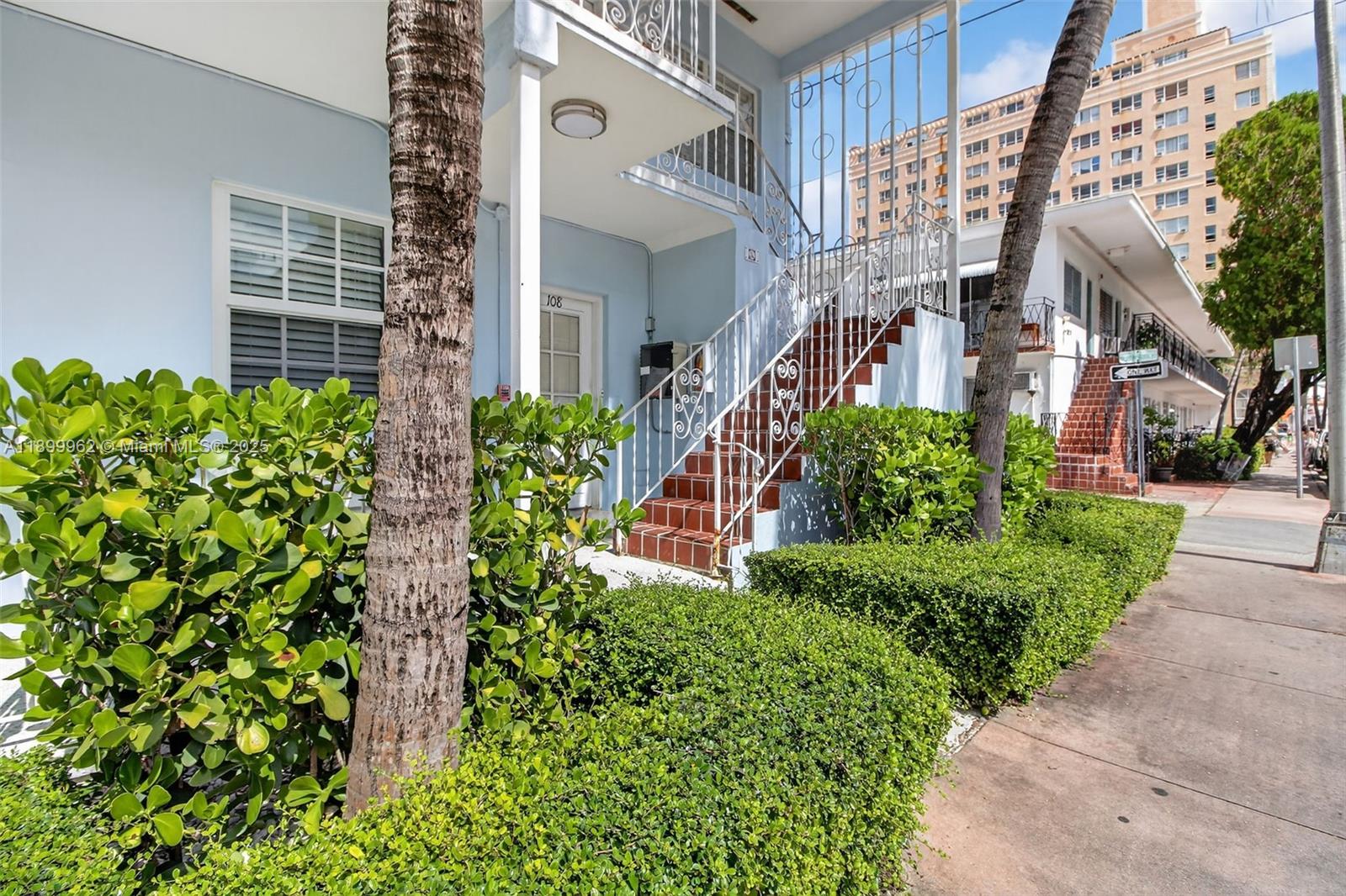 EIGHT PALMS CONDO - Residential