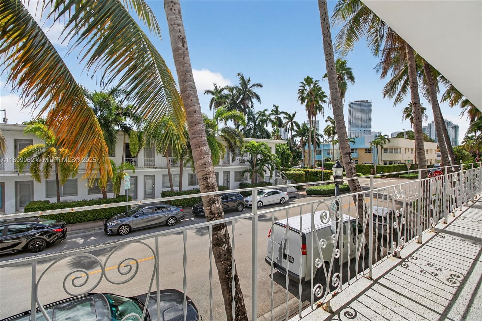 EIGHT PALMS CONDO - Residential