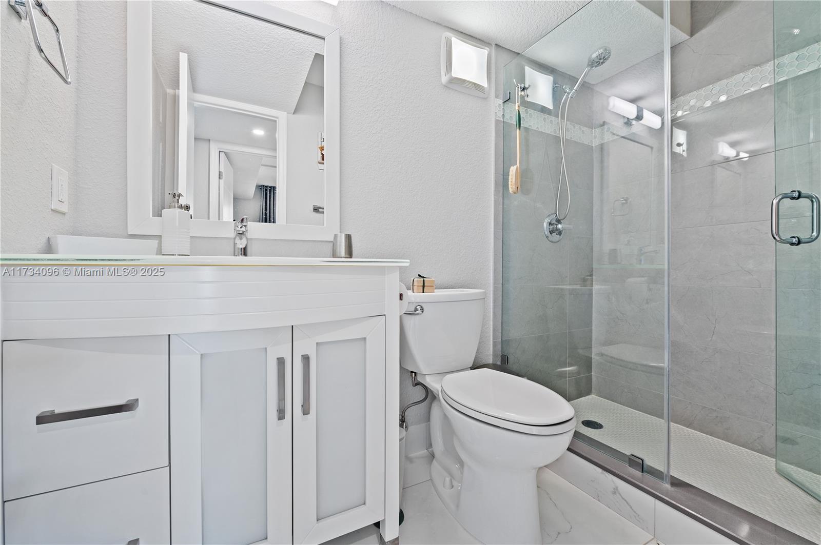 HOLLYBROOK GOLF AND - Residential Lease