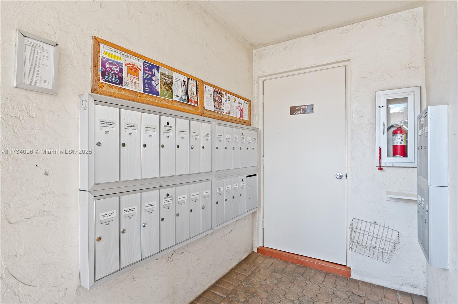 HOLLYBROOK GOLF AND - Residential Lease