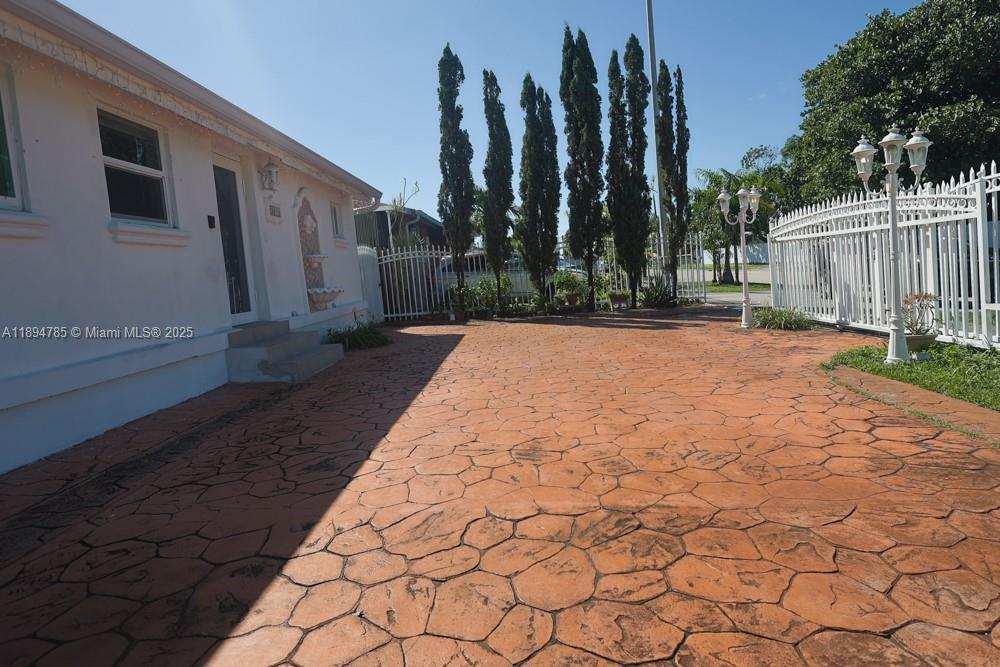 BRADLEY HEIGHTS - Residential