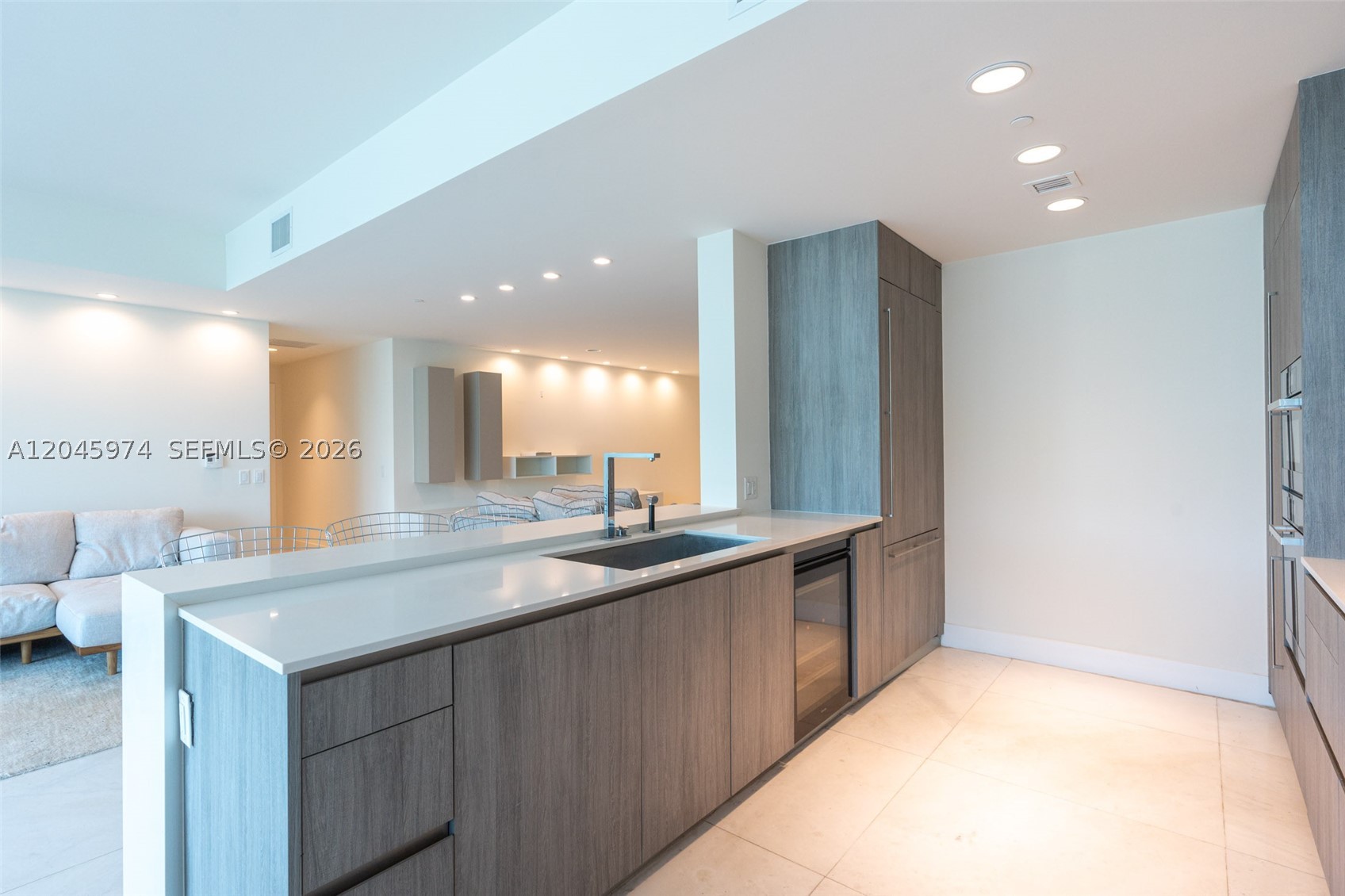 360 Ocean Dr 205S