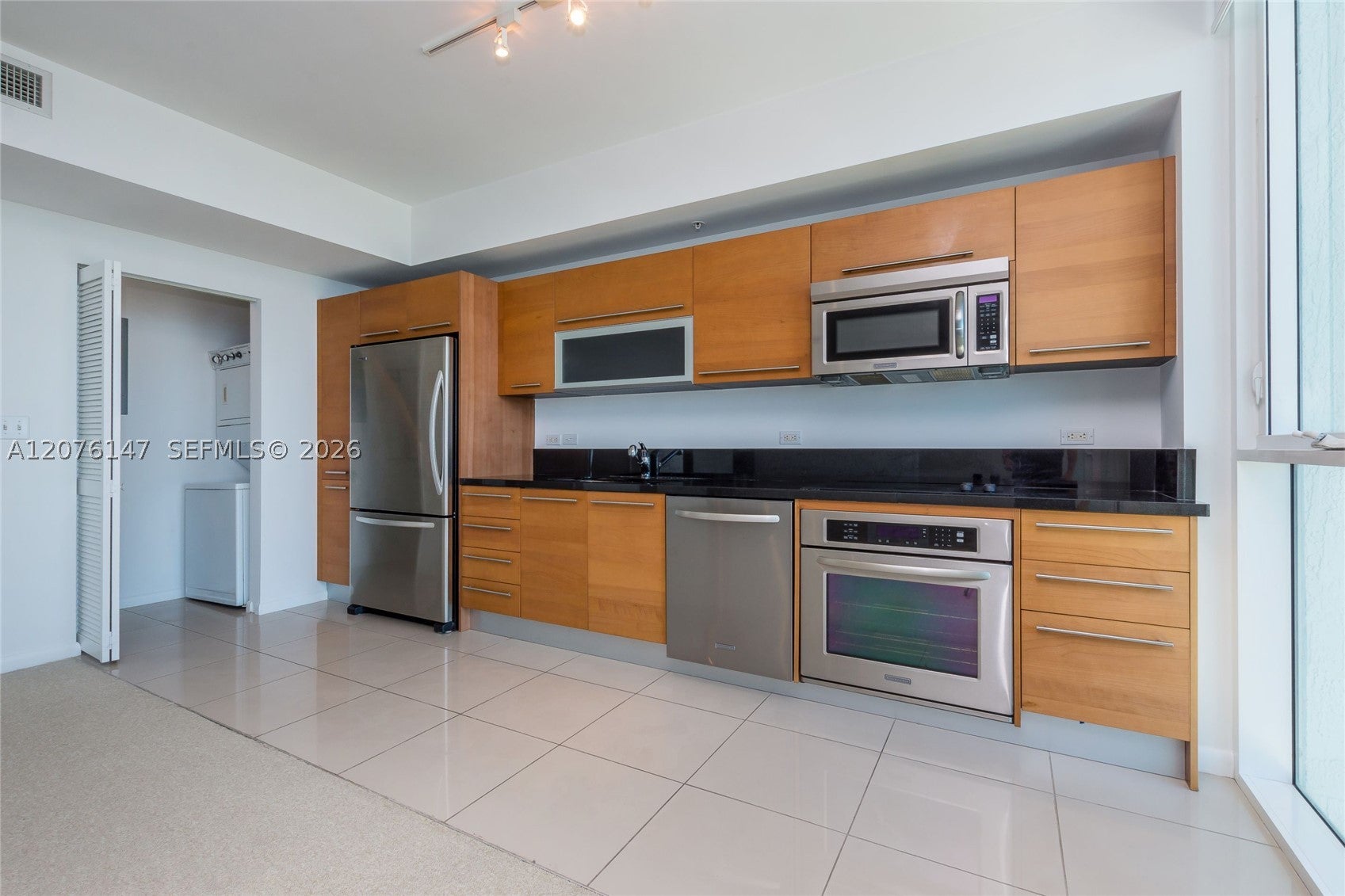 253 NE 2nd St 3805