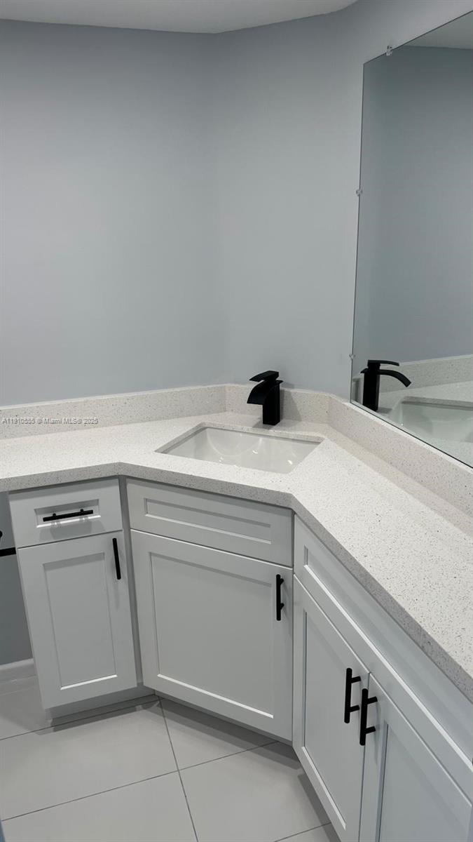 ROLLING GREEN CONDO A - Residential Lease