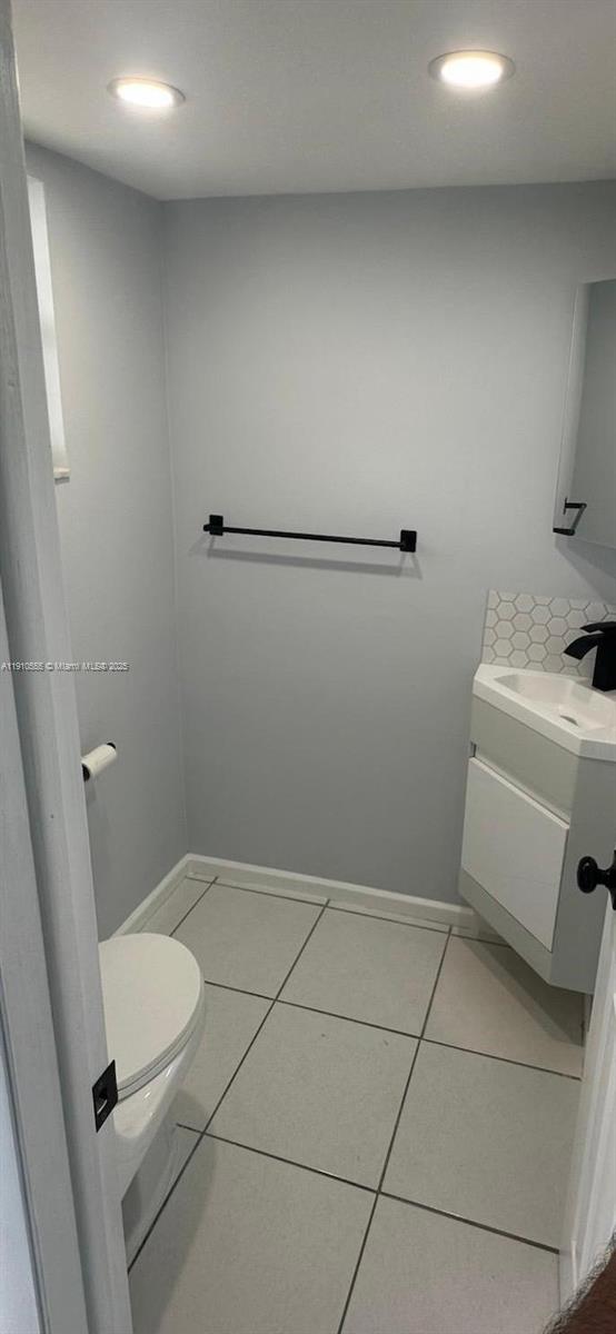 ROLLING GREEN CONDO A - Residential Lease