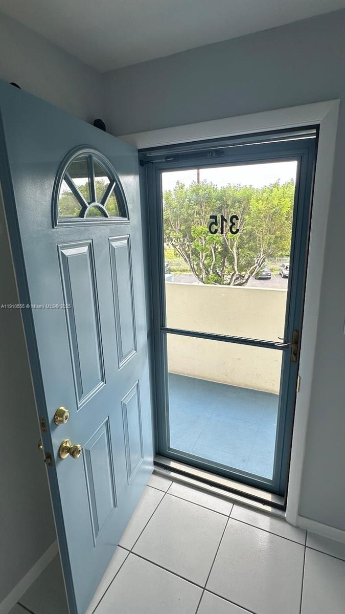 ROLLING GREEN CONDO A - Residential Lease