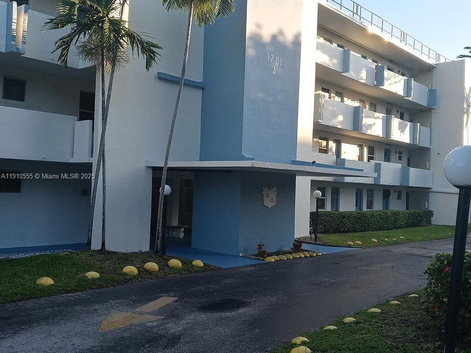 ROLLING GREEN CONDO A - Residential Lease