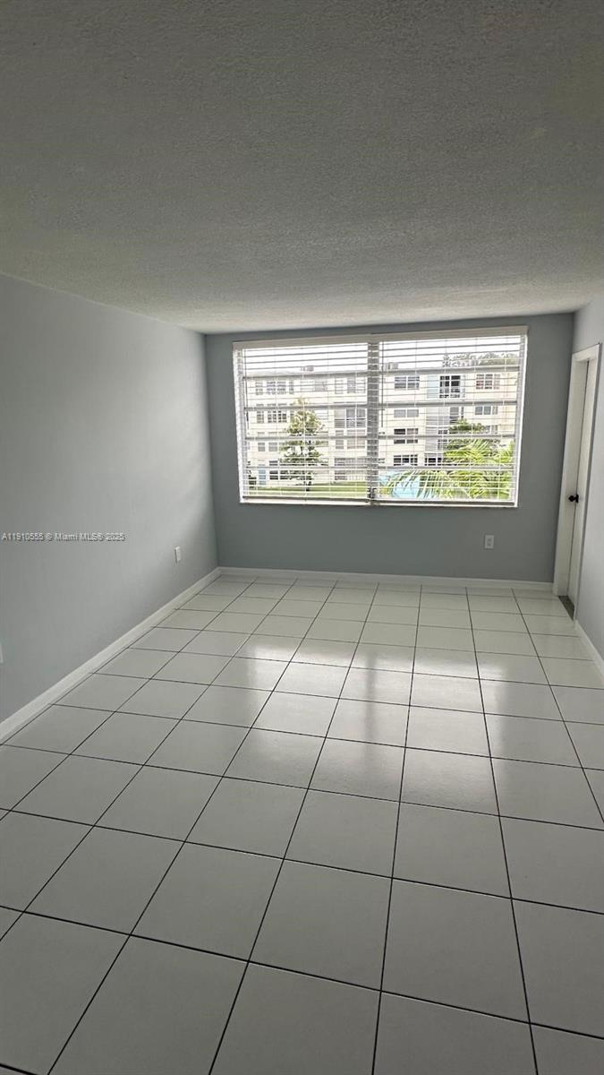 ROLLING GREEN CONDO A - Residential Lease