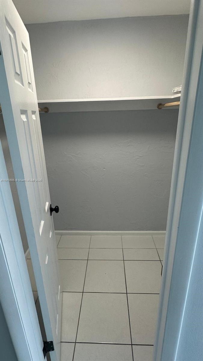 ROLLING GREEN CONDO A - Residential Lease