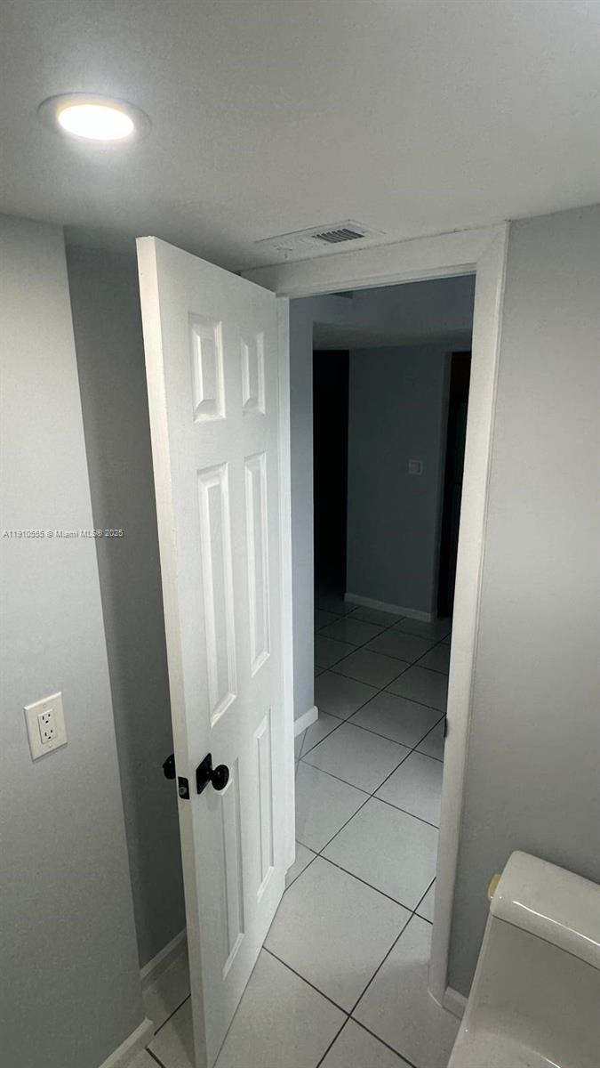 ROLLING GREEN CONDO A - Residential Lease