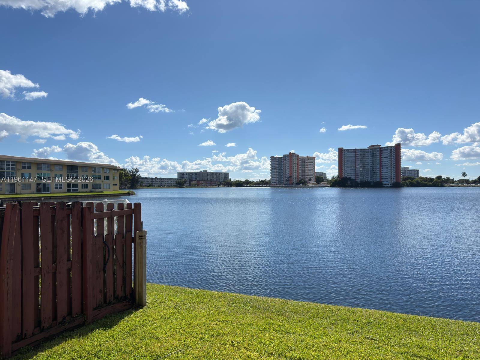Waterfront Villas Skylake - Residential