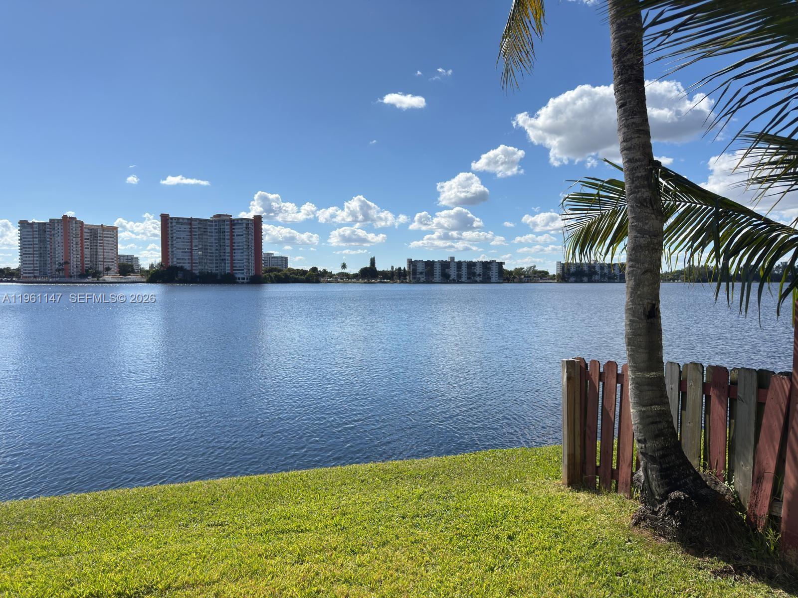 Waterfront Villas Skylake - Residential