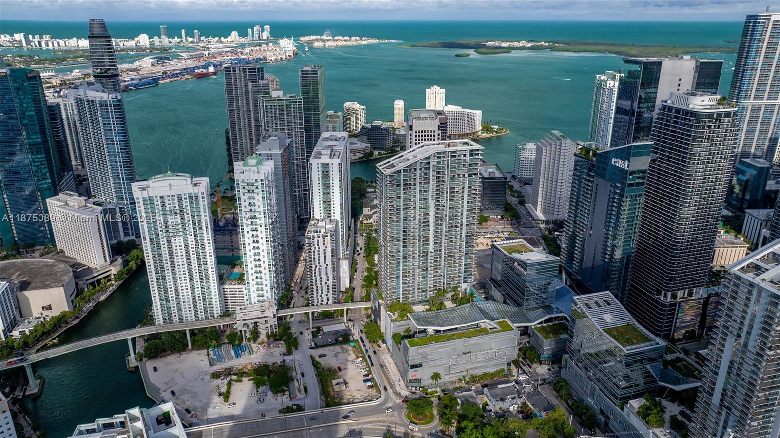 REACH CONDO - Residential Lease