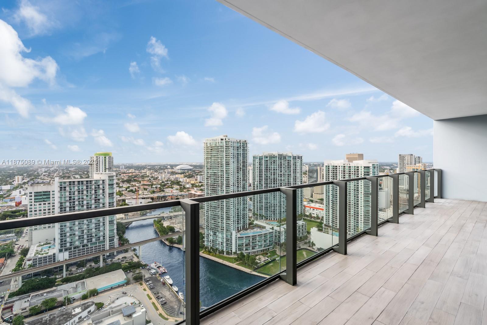 Easy To Show! Enjoy the most spectacular views of the Miami Skyline and the bay in your new modern and stylish
residence in the sky at the sought-after Reach in Brickell City Center. This 1br/1.5ba, 810 sq ft unit on the 37th
floor is located at the exclusive line 06. Open floor plan, floor-to-ceiling sliding glass doors, oversized fully finished
walk-in closet, modern Italian kitchen and bathrooms, premium appliances & floor tile throughout. Resort-like
amenities includes spacious state-of-the-art fitness center, tropical garden, barbecue grills, library, children's play
area, heated social pool with spa, on-premises concierge. Vibrant urban-style living, conveniently located at the
Brickell City Center with shopping center, restaurants, and entertainment.