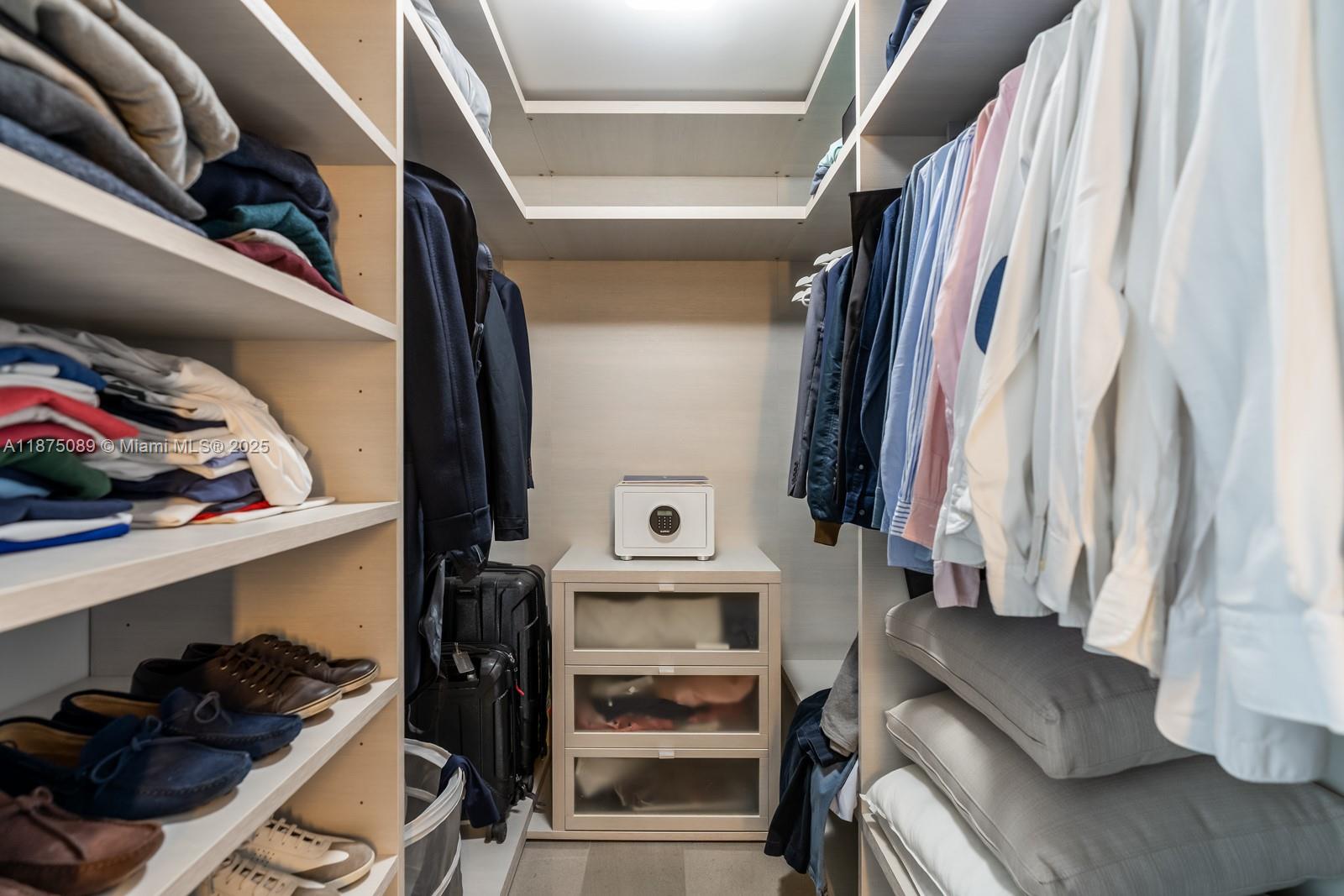 REACH CONDO - Residential Lease