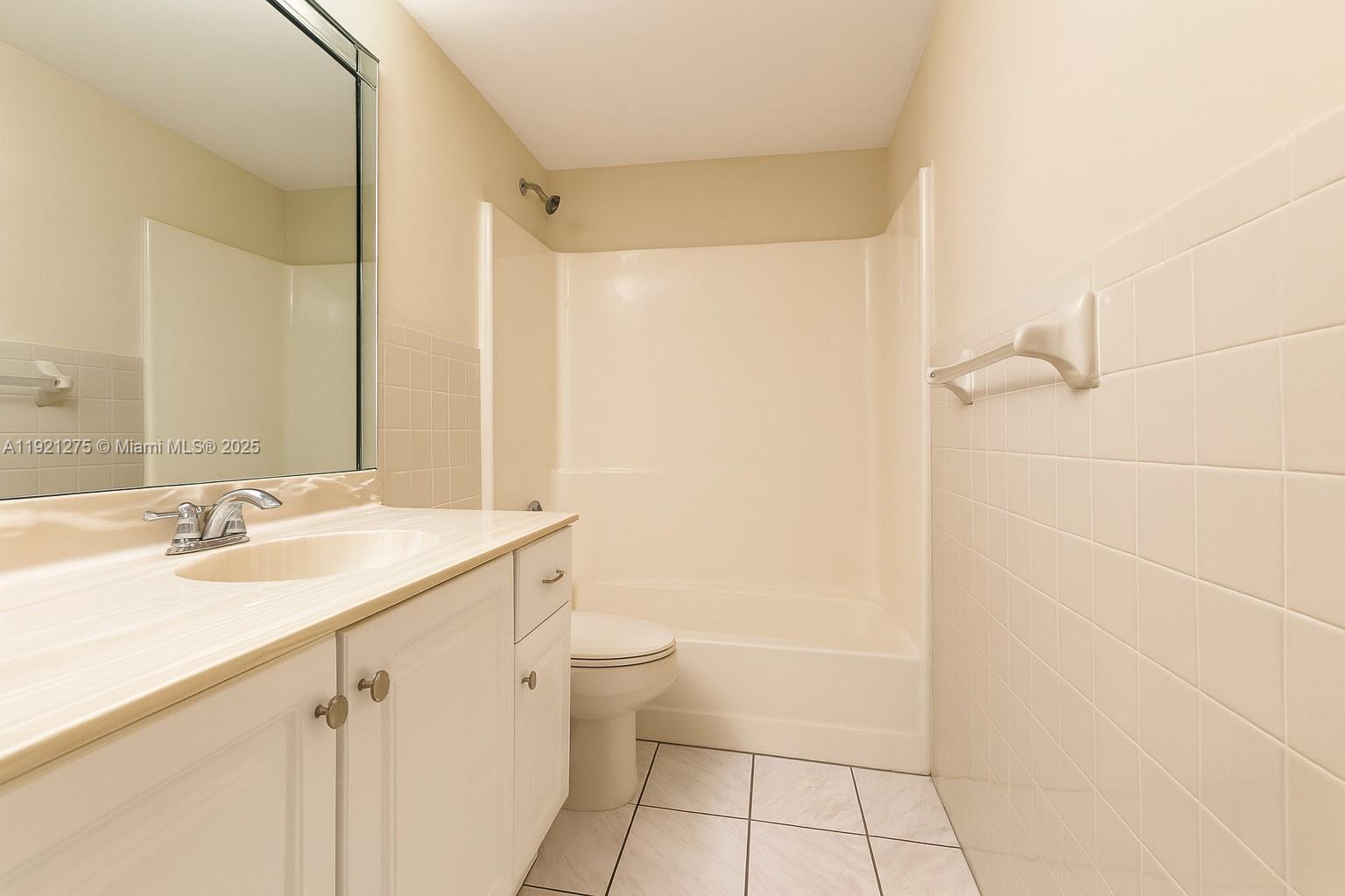 BROOKFIELD SQUARE CONDO - Residential Lease