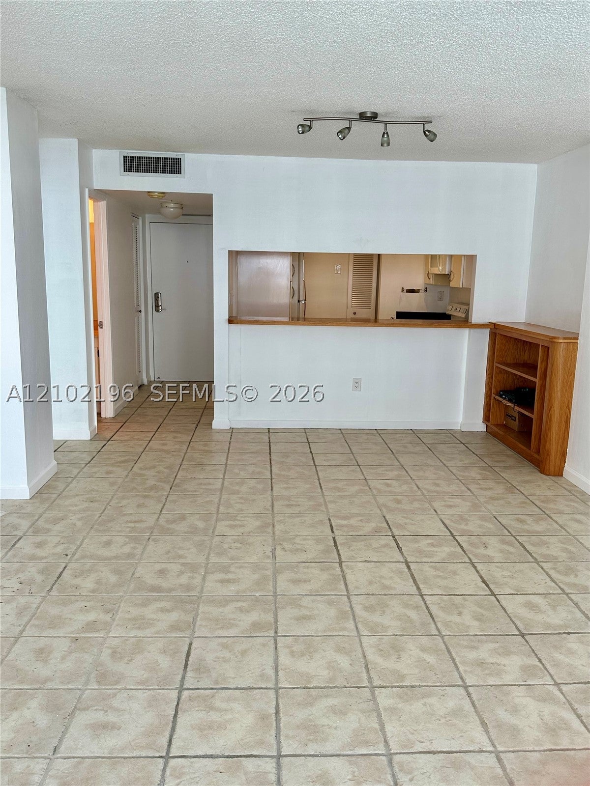 600 NE 36th St 2015