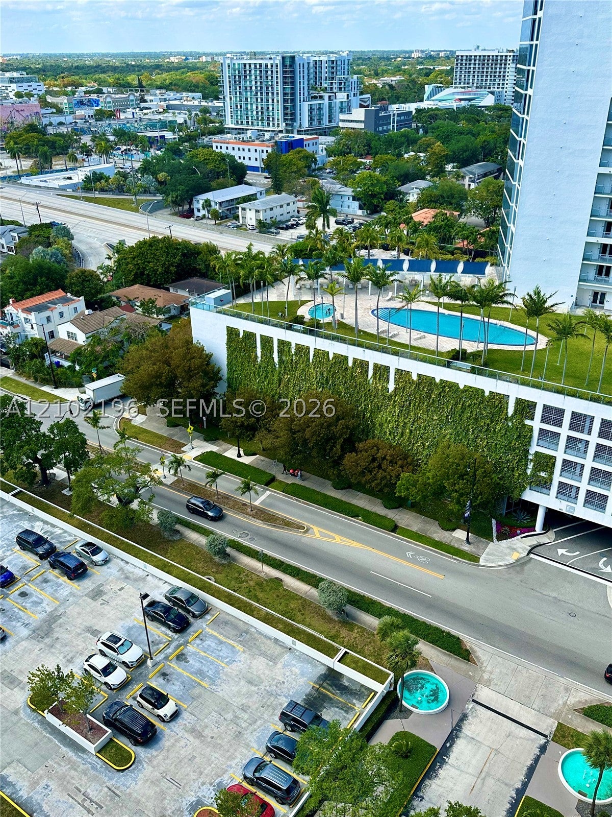 600 NE 36th St 2015