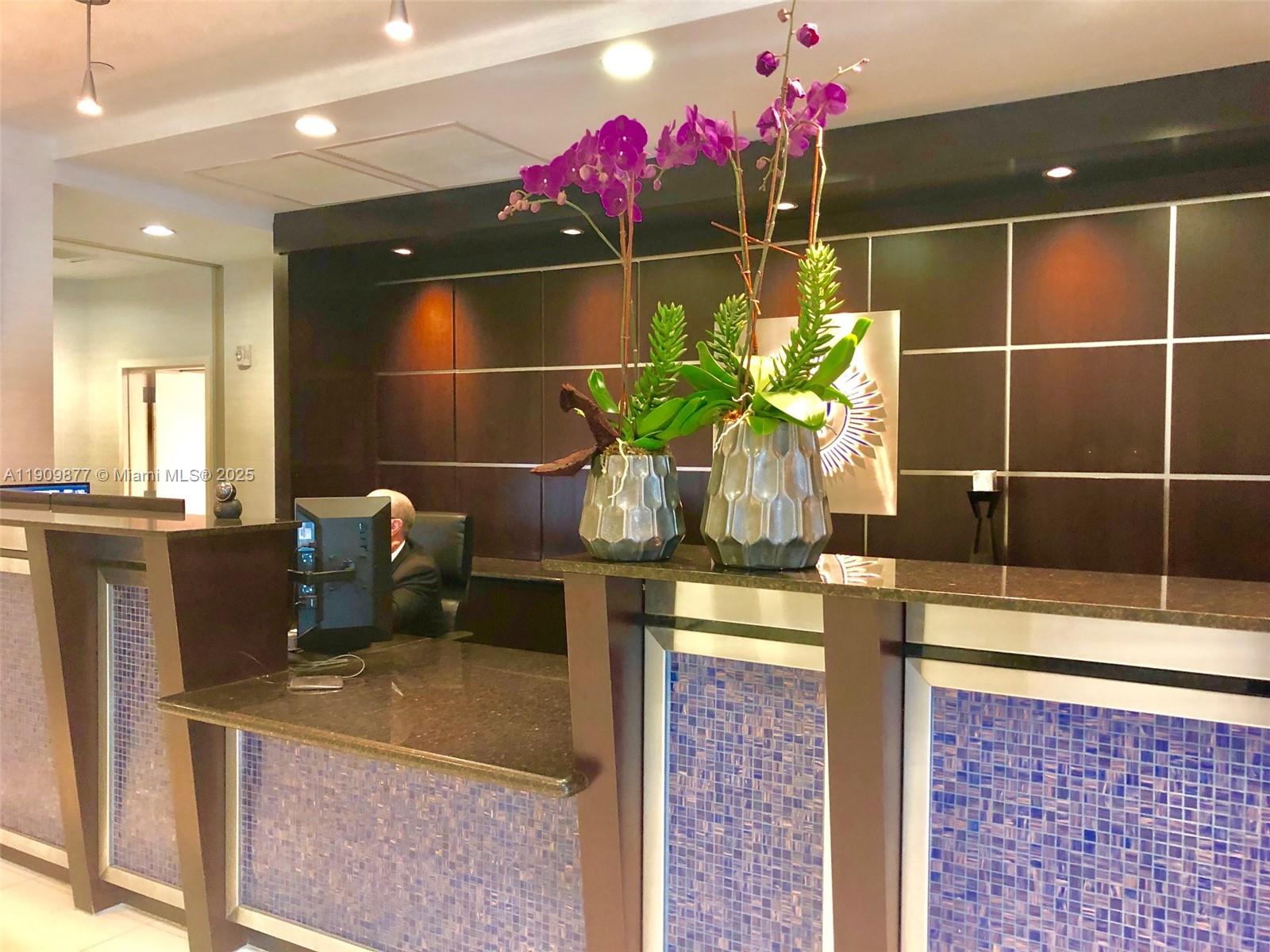 1800 CLUB CONDO - Residential Lease