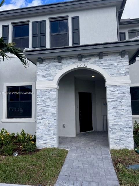 Pine Vista - Residential Lease