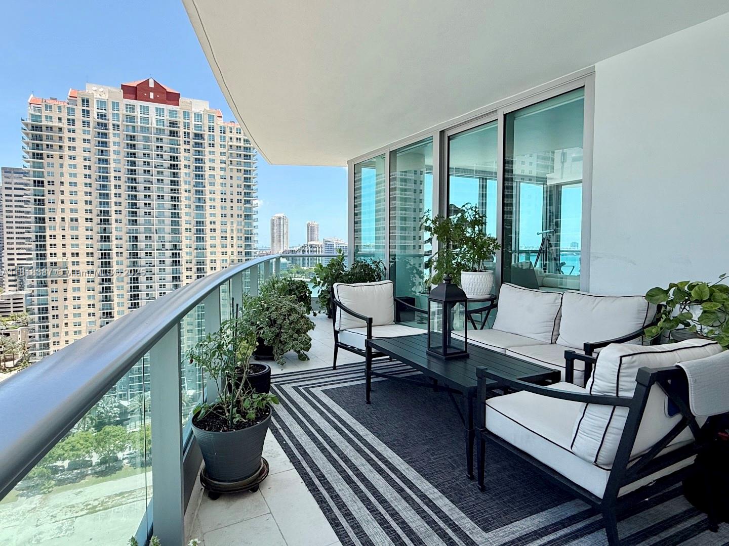 JADE RESIDENCES AT BRICKE - Residential