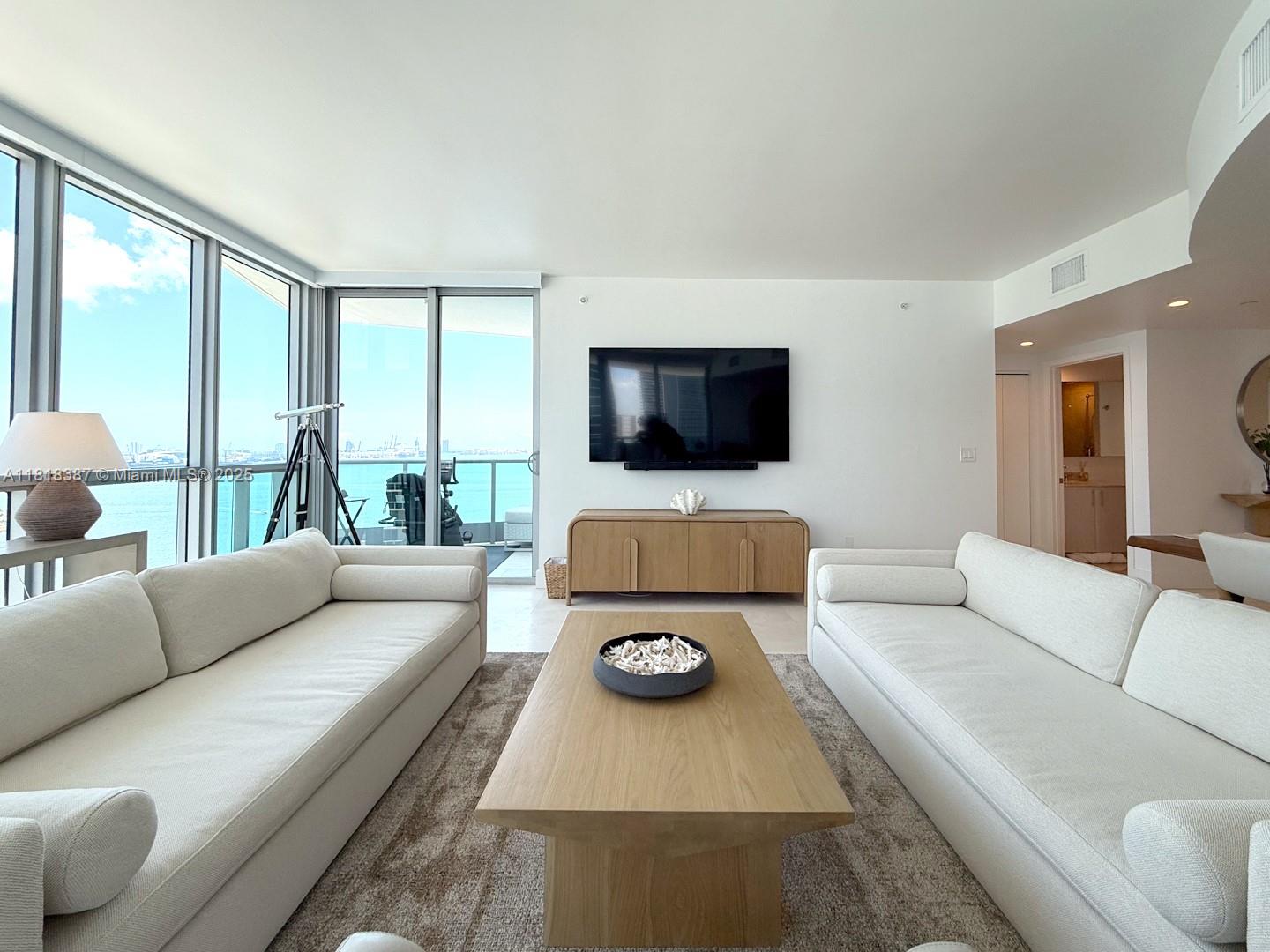 JADE RESIDENCES AT BRICKE - Residential