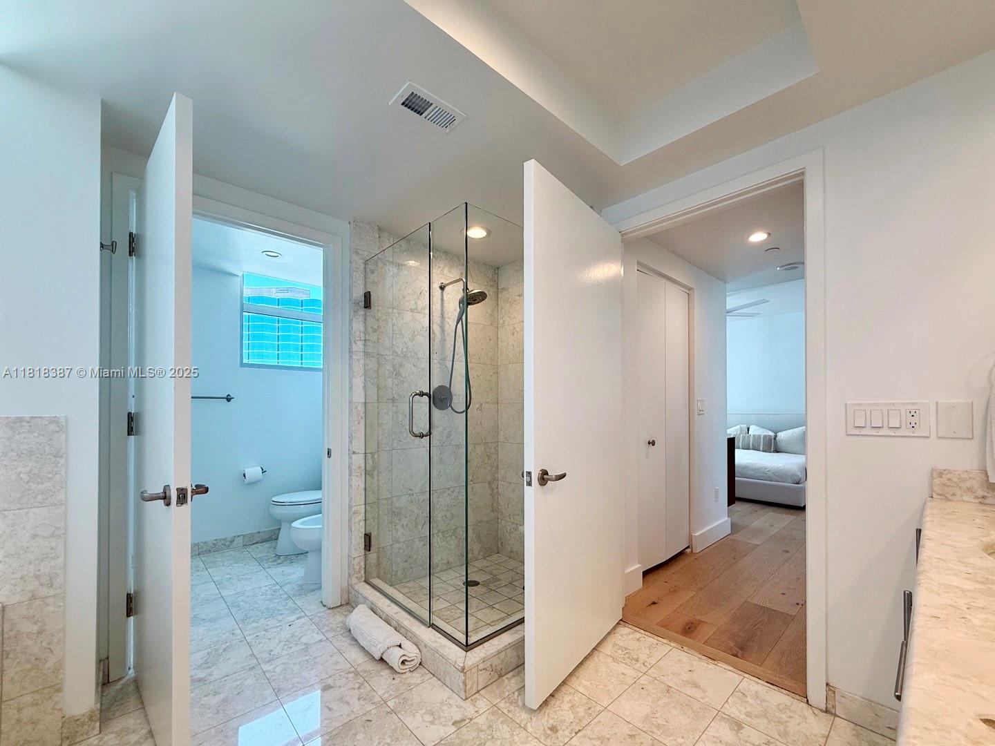 JADE RESIDENCES AT BRICKE - Residential