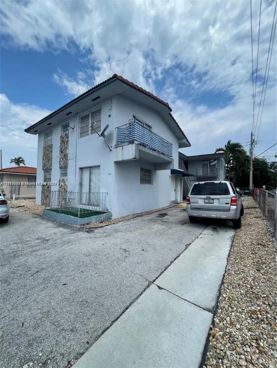 4381 W Flagler St 1, Miami, Broward County, Florida - 2 Bedrooms  
1 Bathrooms - 