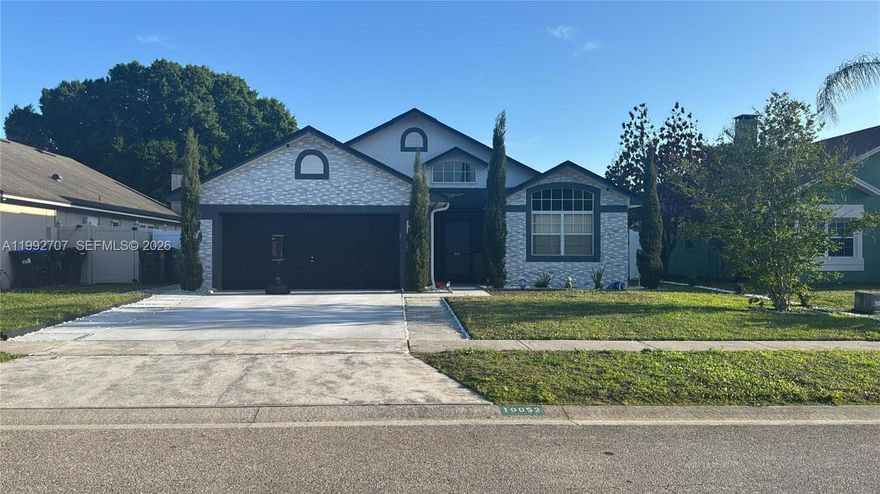 Beautiful one story single home with 3 bedrooms and 2 bathrooms, family room, dining room, florida room, den/office/library, fenced back yard with private passage hall to take out the trash can or for service entry for your future pool/barbeque area. You will love the home layout all rooms to the left side and the kitchen to the right to avoid food smell and noise. With enclosed porch for your late coffee time and deliveries, garden with a lot potencial if you love to do gardening. Laundry room, garage for 2 vehicles and 2 extra spaces driveway for 2 more vehicles total 4, and attic storage to keep your holidays stuff. New roof only 4 year old. Near to everything.