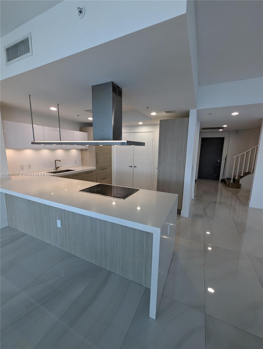MARINA PALMS RESIDENCES S - Residential Lease