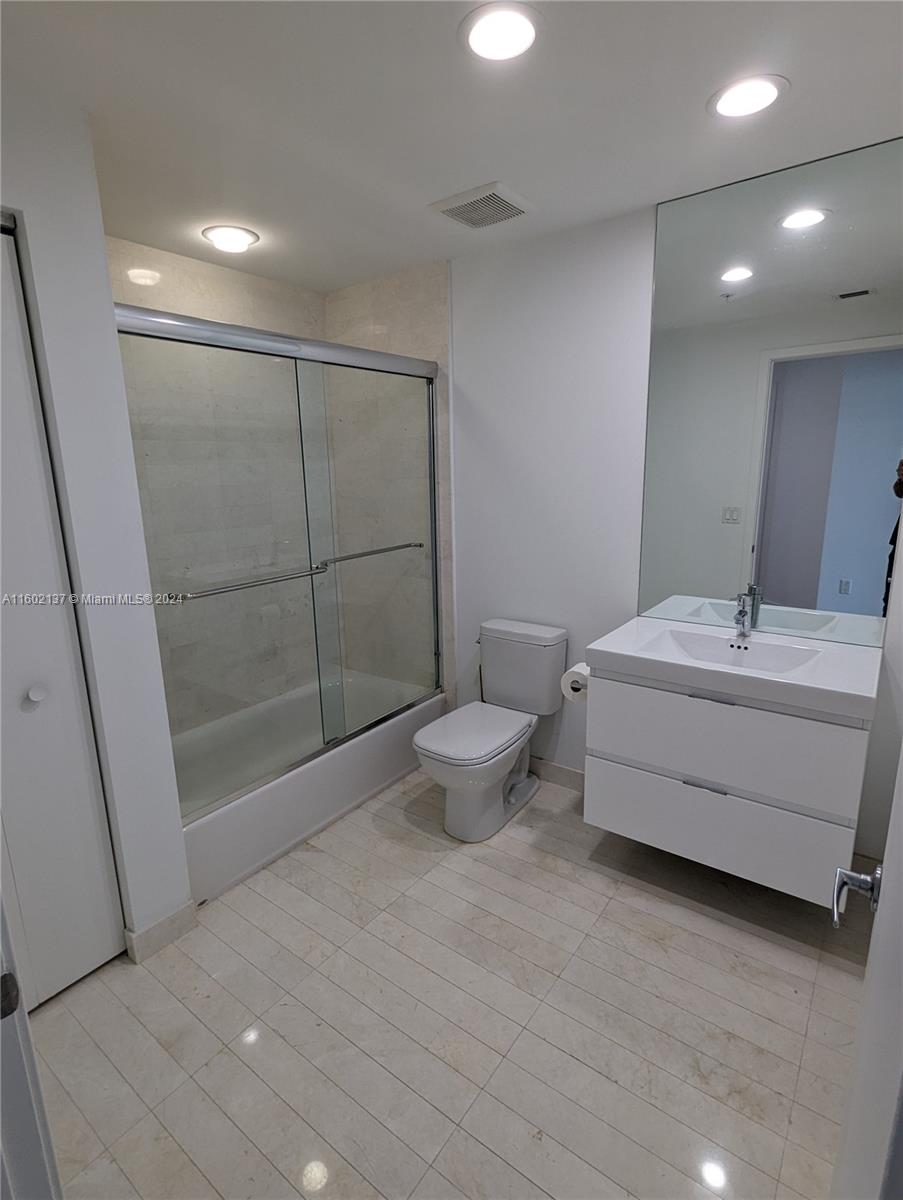 MARINA PALMS RESIDENCES S - Residential Lease