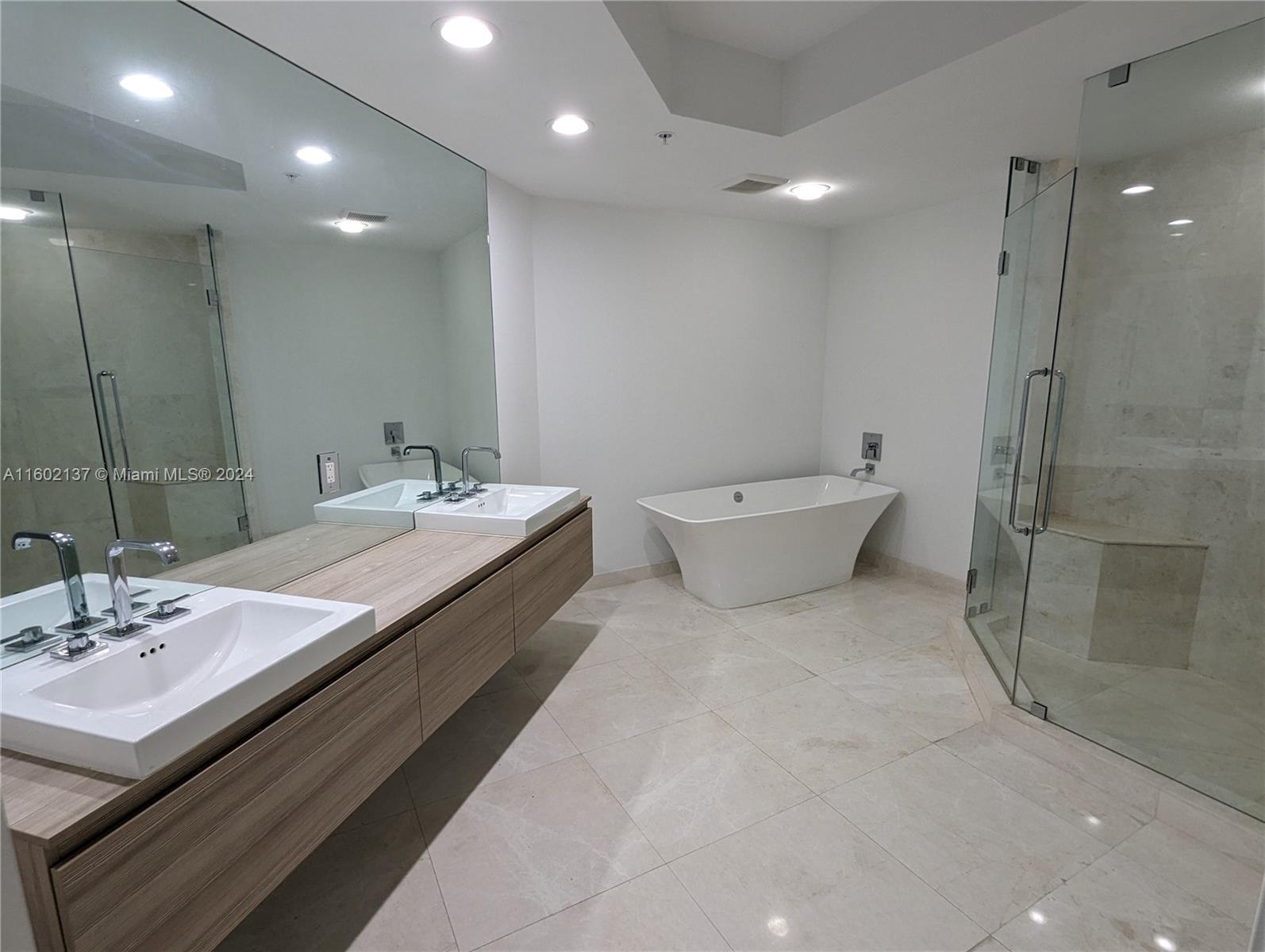 MARINA PALMS RESIDENCES S - Residential Lease