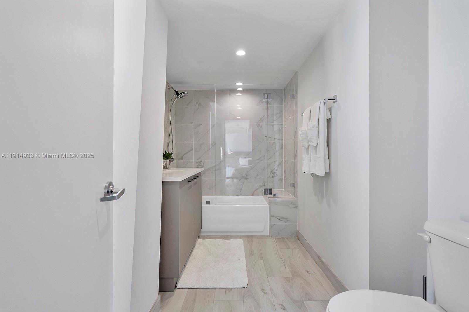 ONE BAY HARBOR CONDO - Residential